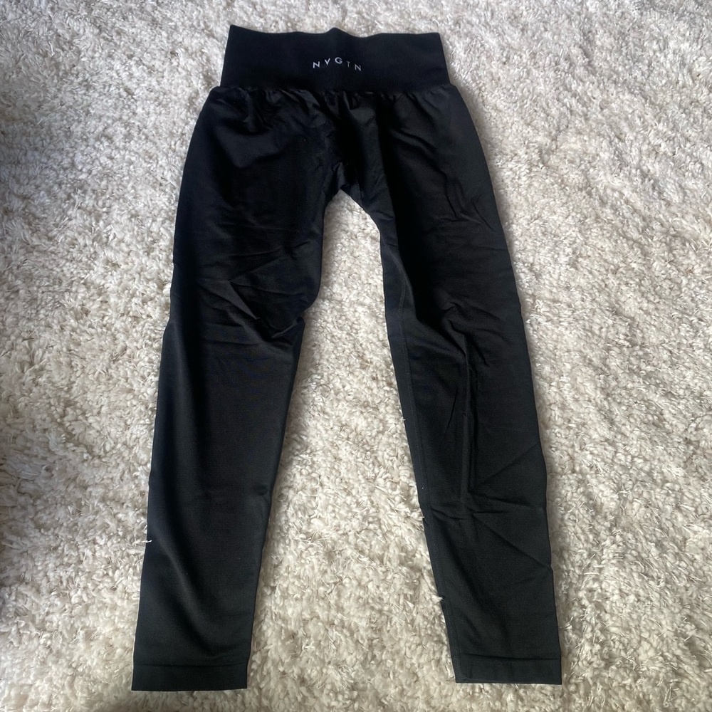 - NVGTN Black Seamless workout leggings - Size M